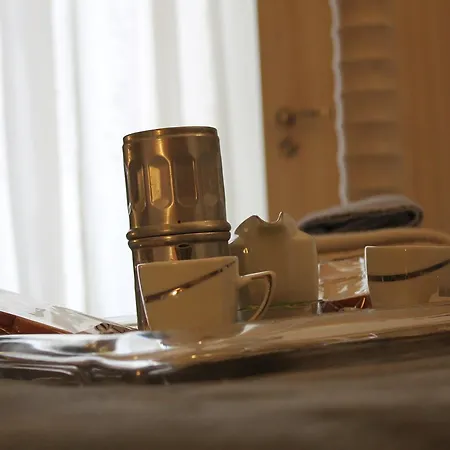 住宿加早餐酒店 阿尔68迪卡沃尔广场酒店