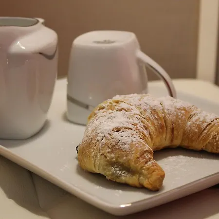 阿尔68迪卡沃尔广场酒店 住宿加早餐酒店 那不勒斯