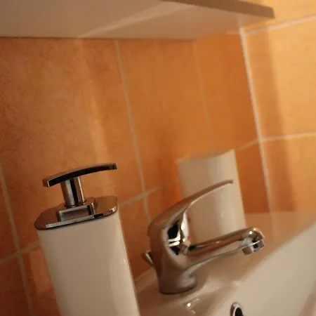 住宿加早餐酒店 阿尔68迪卡沃尔广场酒店