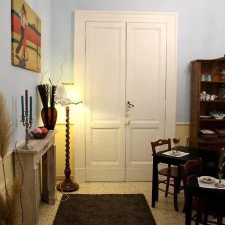 阿尔68迪卡沃尔广场酒店