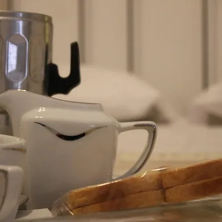 阿尔68迪卡沃尔广场酒店