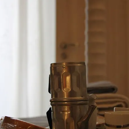 阿尔68迪卡沃尔广场酒店 住宿加早餐酒店