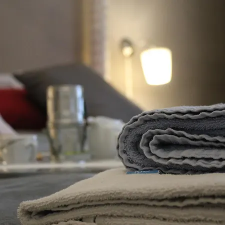 阿尔68迪卡沃尔广场酒店 住宿加早餐酒店 那不勒斯