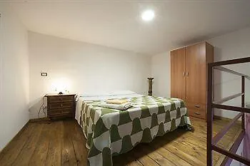 Al 68 Di Piazza Cavour 4* 나폴리