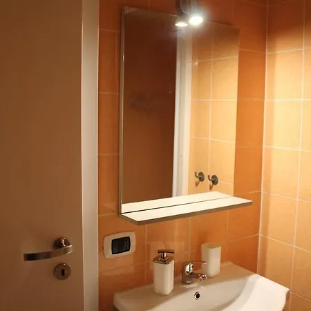 Al 68 Di Piazza Cavour 3*