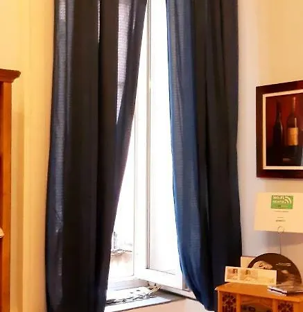 Al 68 Di Piazza Cavour 3* Nápoly