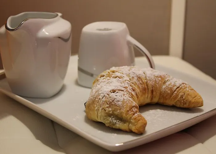 Al 68 Di Piazza Cavour Bed & Breakfast Napoli